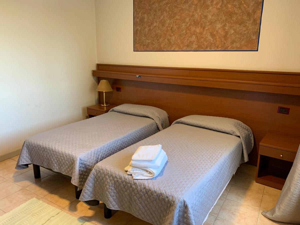 Hotel Regina Campolongo Maggiore Экстерьер фото